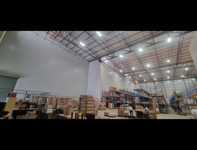 3,213M² WAREHOUSE TO LET IN AIRPORT INDUSTRIA